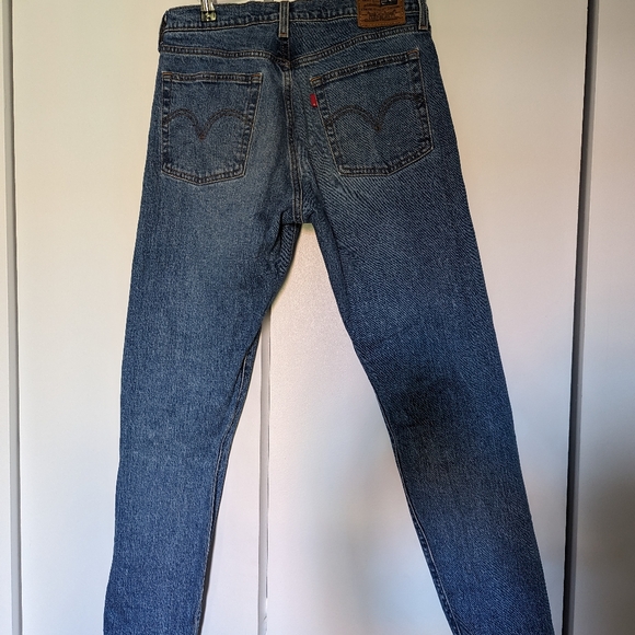 Levi's Medium Wash Wedgie Jeans | Size 29 - Picture 3 of 3